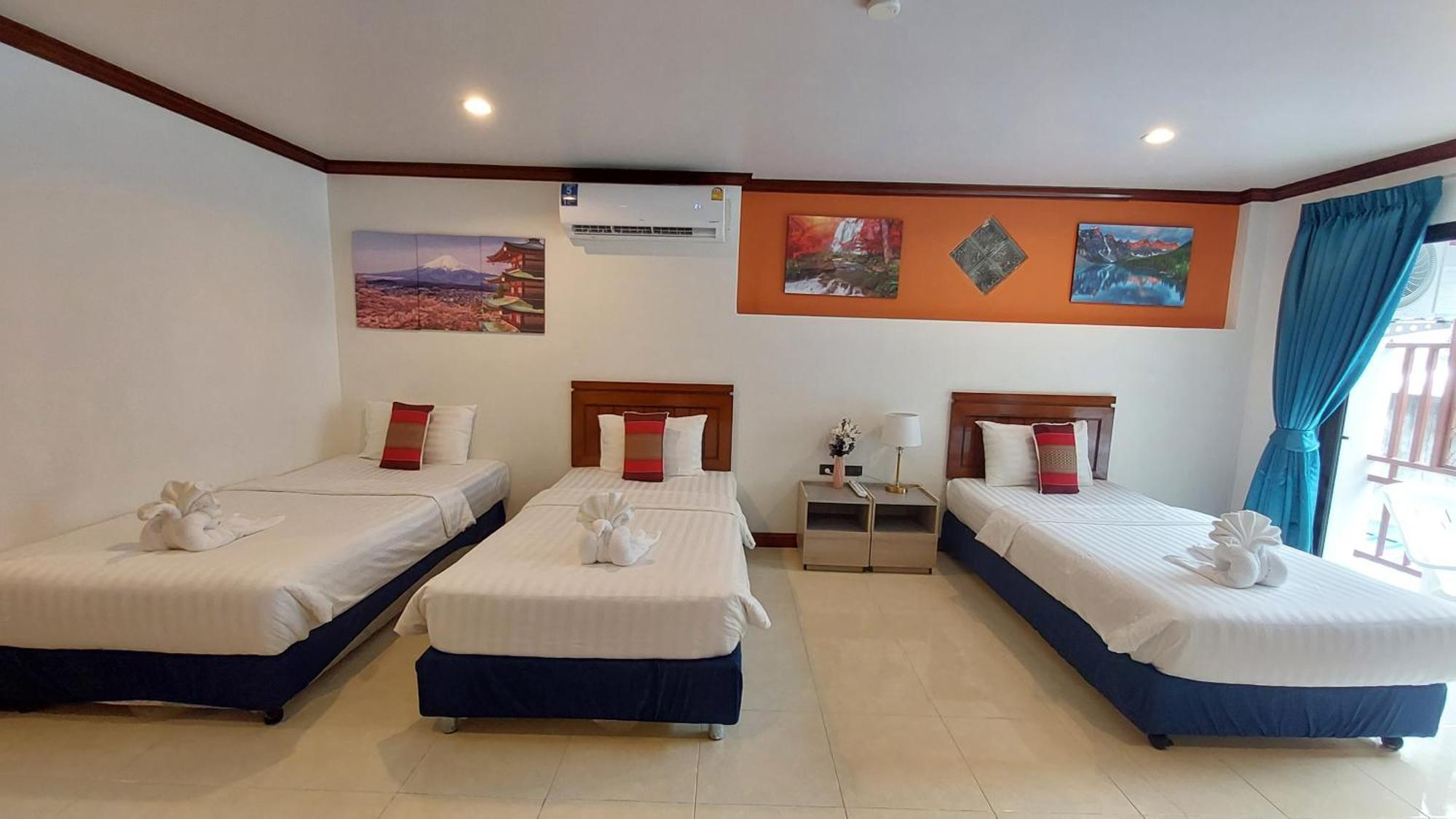 Ostello Benetti House Patong Esterno foto
